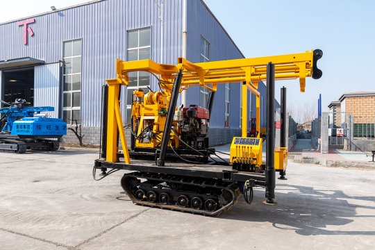 Maintenance of hydraulic drilling rig?water well drilling